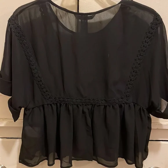 Sheer crop top - Picture 3 of 3